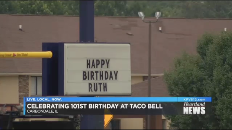 Illustration for article titled Everyone is wonderful in this story about a 101-year-old celebrating her birthday at Taco Bell